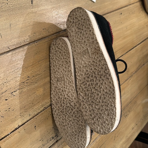 Beek for Anthro Alpine shearling lined black suede booties. - Picture 4 of 4